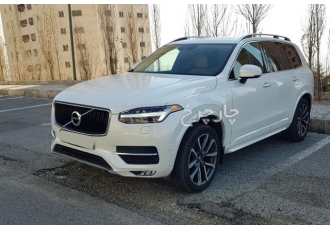 ولوو XC90   