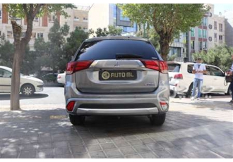 میتسوبیشی اوتلندر PHEV   