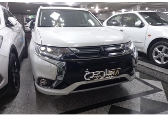 میتسوبیشی اوتلندر PHEV   