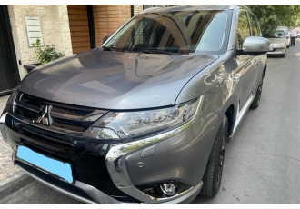 میتسوبیشی اوتلندر PHEV   