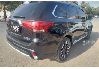 میتسوبیشی اوتلندر PHEV   