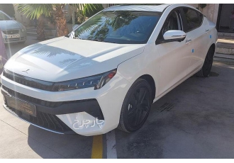 کی ام سی J7   