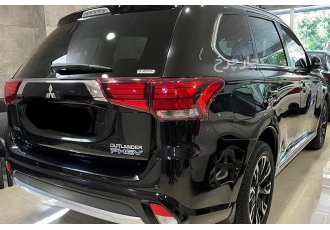 میتسوبیشی اوتلندر PHEV   