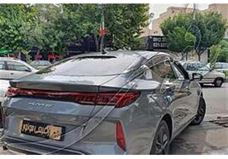کی ام سی J7   