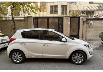 هیوندای i20   