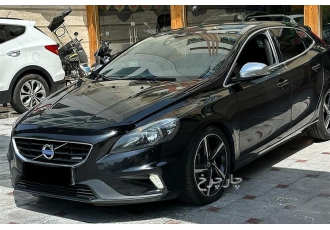 ولوو V40   