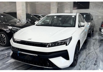 کی ام سی J7   