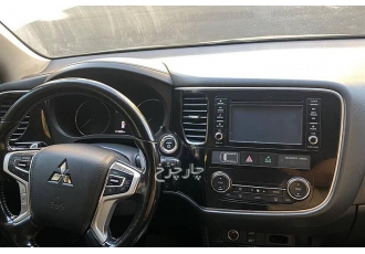 میتسوبیشی اوتلندر PHEV   