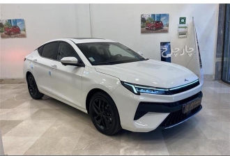 کی ام سی J7   