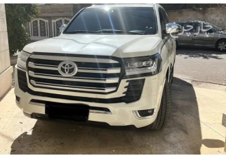 تویوتا لندکروز چهار در   