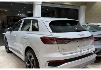 آئودی Q4 e-tron   