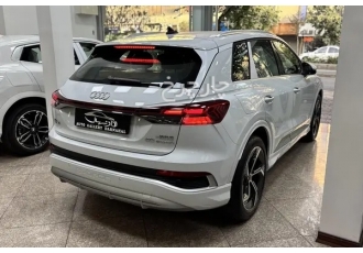 آئودی Q4 e-tron   